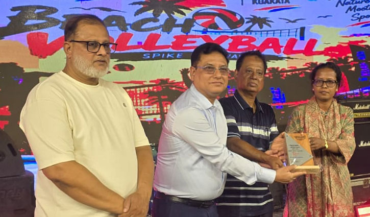 কুয়াকাটা পর্যটন কার্নিভালে সম্মাননা পেলেন লায়ন সাইফুল ইসলাম সোহেল