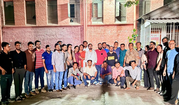 বিনোদন সাংবাদিকদের প্রাণবন্ত আড্ডা ‘সেলুলয়েড সংযোগ’