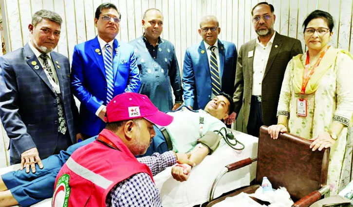 অতিথি গ্রুপ ও লায়ন্স ক্লাবের রক্তদান কর্মসূচি